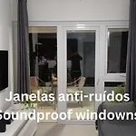Apt Perto Da Praia C Vaga E Arrumadeira E Janelas Anti Ruidos